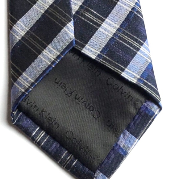 Calvin Klein blue  with navy stripes  all Silk  tie - Picture 2 of 4